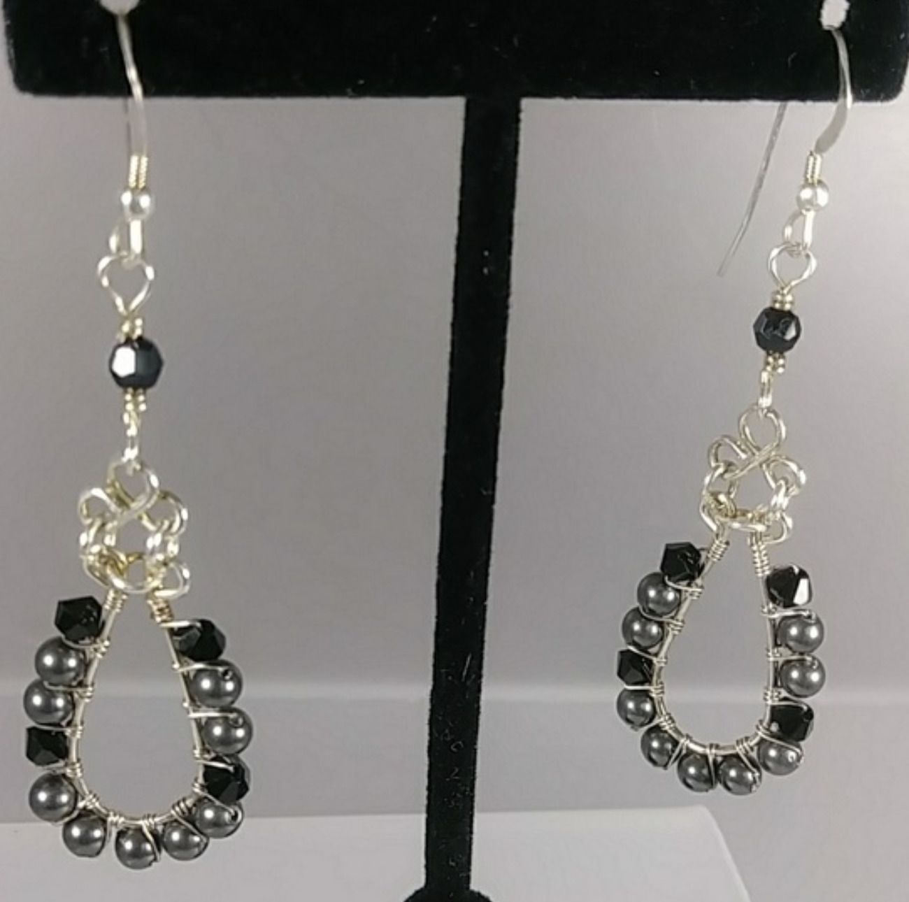 (626 - EAR) - Description: Earrings: Sterling Silver Wire, Swarovski Crystal and Pearl Beads, Sterling Silver Earwire Dimension: 2 ' L (Inches)