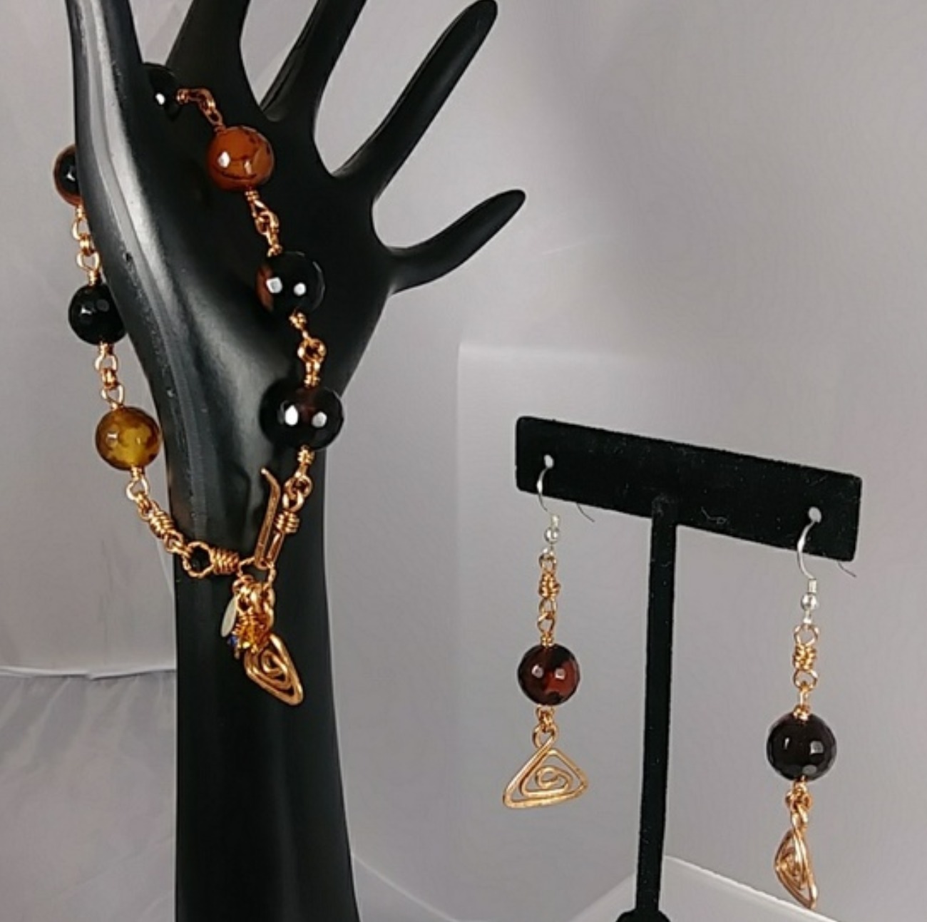 (224 - BCT) - Description: Copper Wire, Banded Agate Amber Gemstones Hook Closure - Sterling Silver Earwire - Dimension: Bracelet: 8 ' L (Inches) / Earring: 3 ' L (Inches)